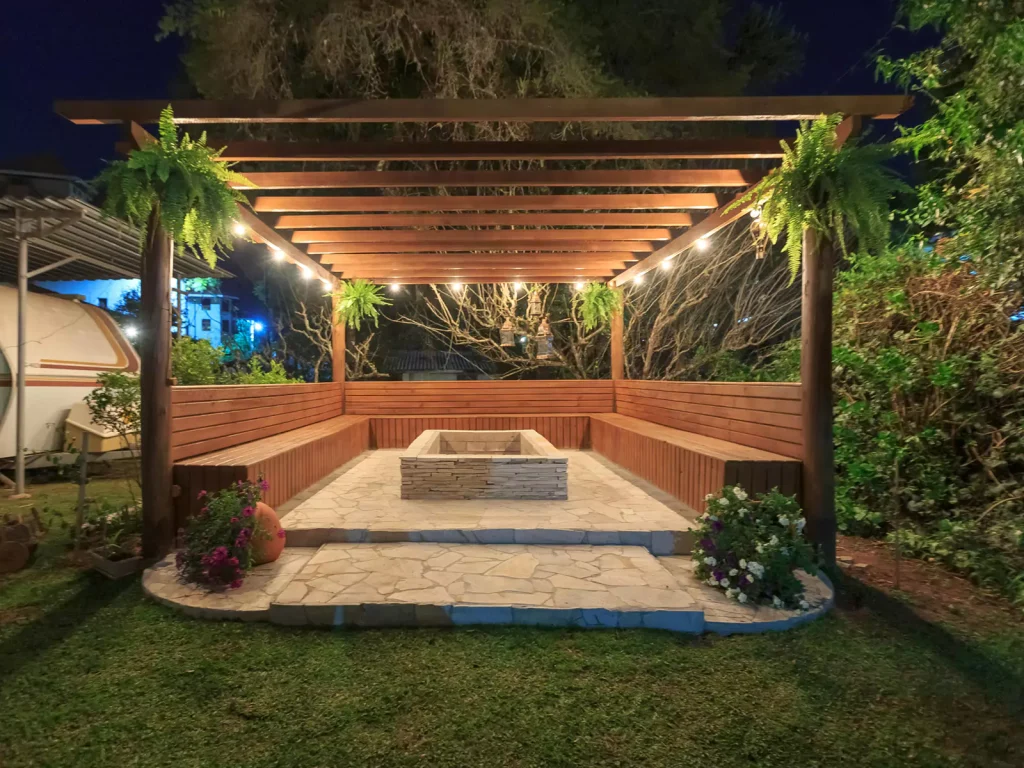 build a pergola in Calgary